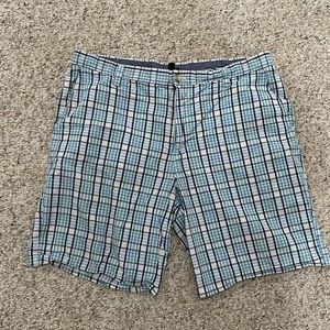 {IZOD} Men's Athletic blue and white plaid golf shorts 40W